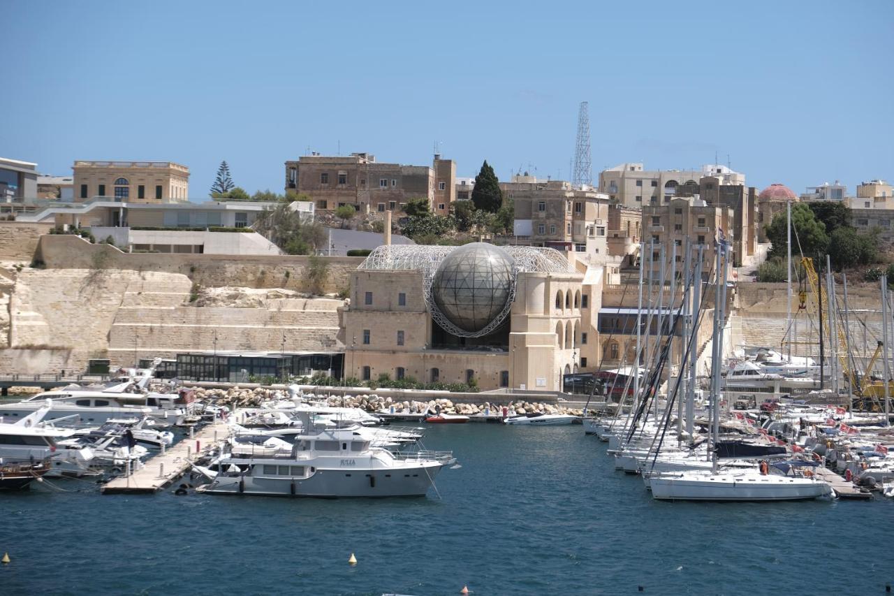 Blue Eye - Waterfront Home In A Scenic Location Birgu Esterno foto
