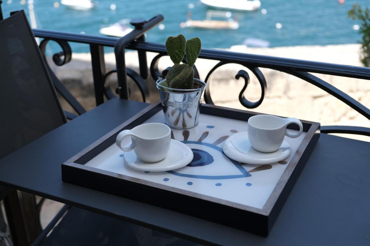 Blue Eye - Waterfront Home In A Scenic Location Birgu Esterno foto