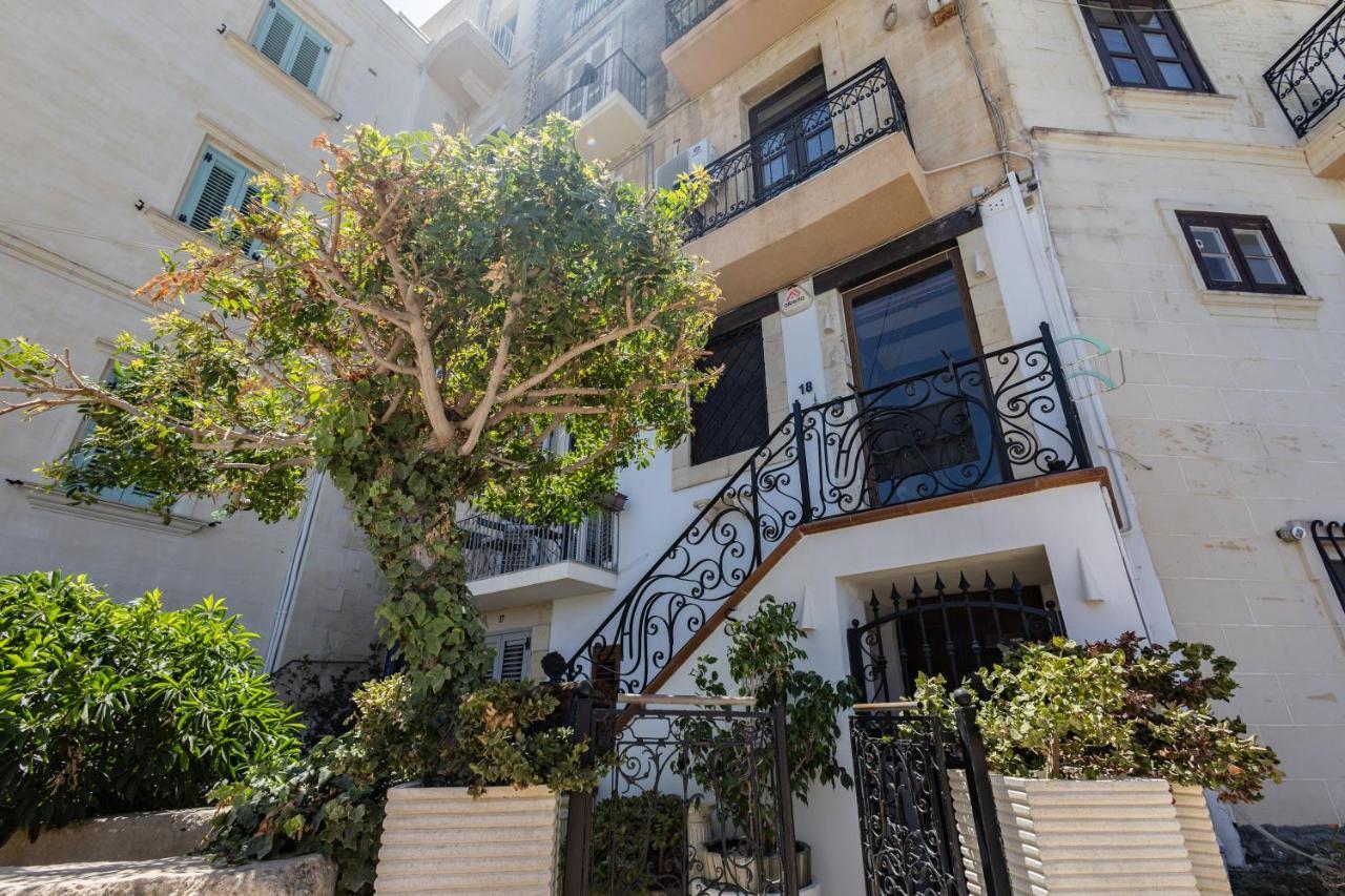 Blue Eye - Waterfront Home In A Scenic Location Birgu Esterno foto